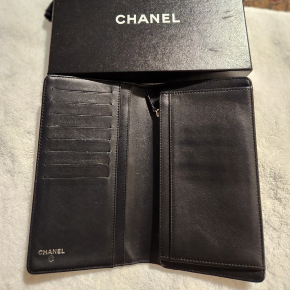 CHANEL CAMILIA FLOWER WALLET *****SALE****** - Picture 15 of 16